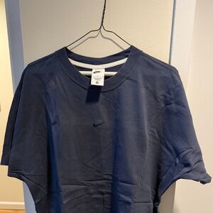 Nike Men's Navy Short Sleeve Tee